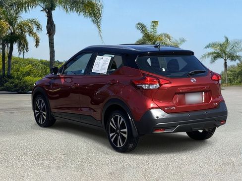 Certified 2020 Nissan Kicks SV FWD image 3
