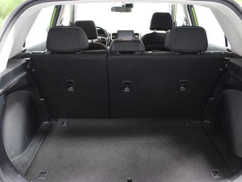 Used 2024 Hyundai Venue SEL FWD image 13