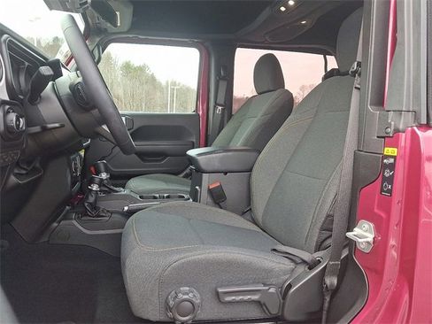 Used 2024 Jeep Wrangler Sport S image 13