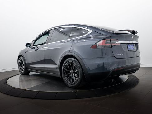 Used 2018 Tesla Model X 75D AWD/4WD image 4