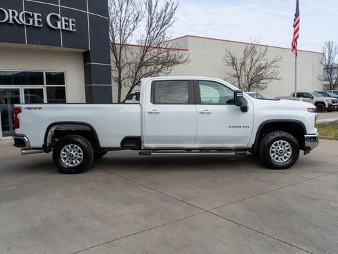 Used 2024 Chevrolet Silverado 2500 LT image 8