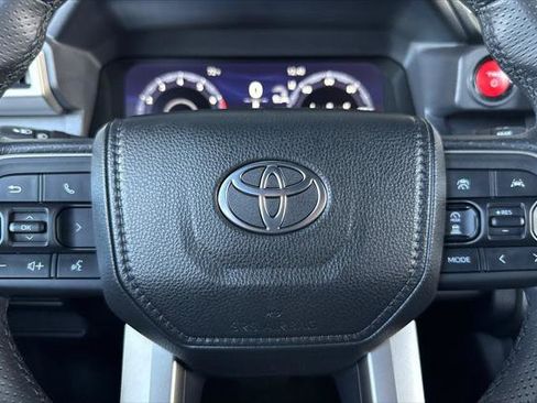 Certified 2025 Toyota 4Runner TRD Off-Road image 28