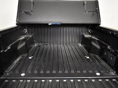 Certified 2022 Toyota Tacoma SR image 7