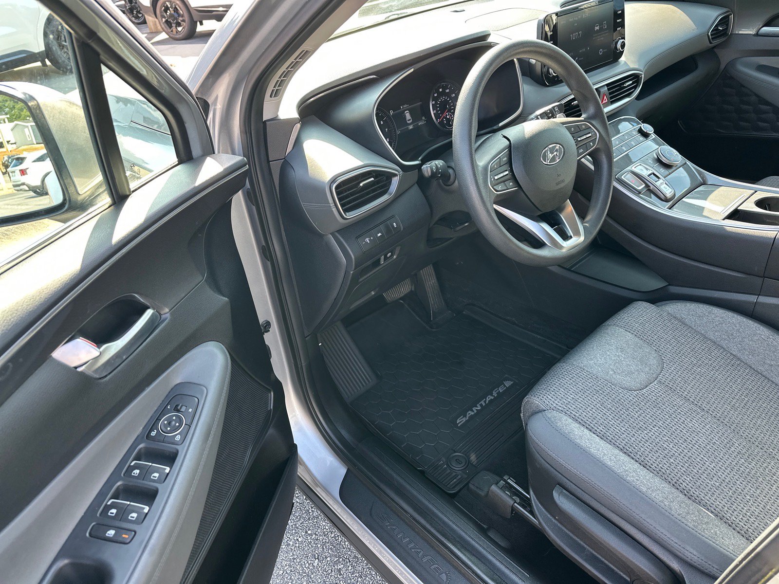 Used 2022 Hyundai Santa Fe SE AWD/4WD image 9