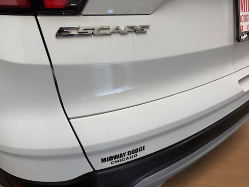 Used 2017 Ford Escape SE image 8