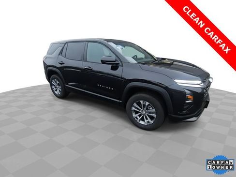 Used 2025 Chevrolet Equinox LT image 2