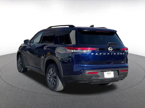 Used 2025 Nissan Pathfinder SV image 11