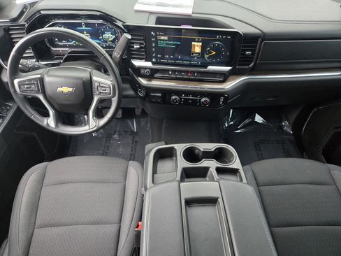 Used 2024 Chevrolet Silverado 2500 LT image 12
