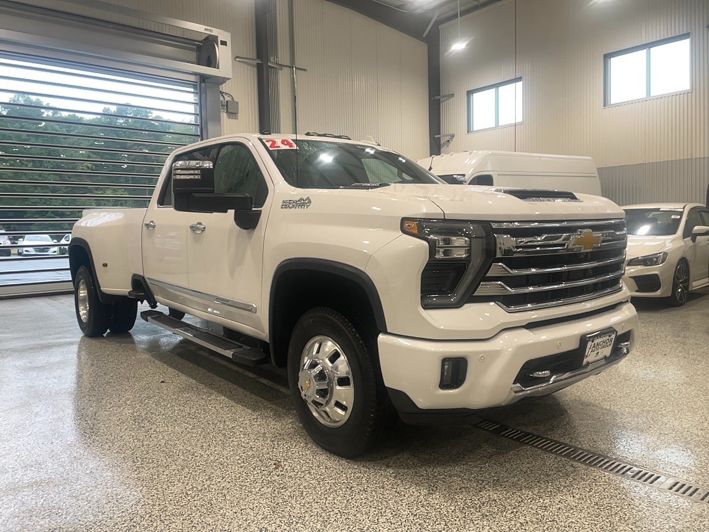 Used 2024 Chevrolet Silverado 3500 High Country w/ High Country Premium Package AWD/4WD image 17