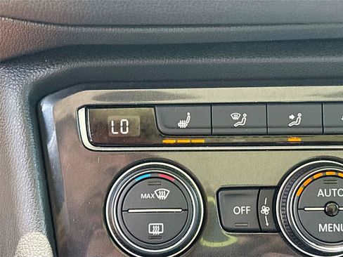 Used 2019 Volkswagen Tiguan SEL w/ 3rd Row Seat Package AWD/4WD image 20