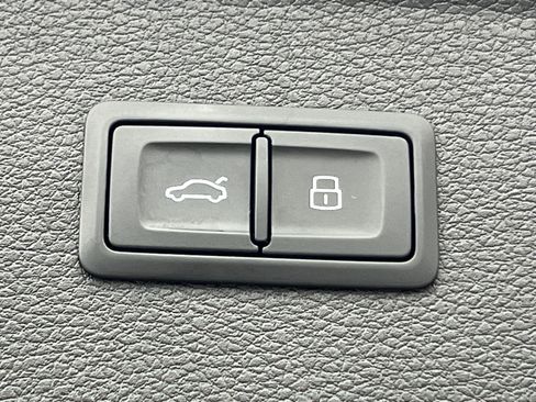 Used 2019 Audi Q5 2.0T Premium Plus w/ Premium Plus Package image 19