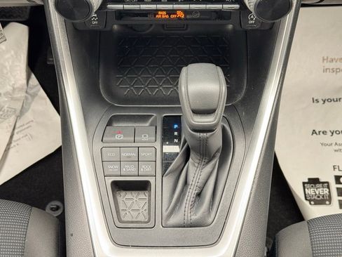 Used 2023 Toyota RAV4 LE AWD/4WD image 36