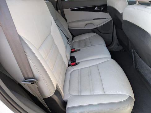 Used 2017 Kia Sorento SX FWD image 37