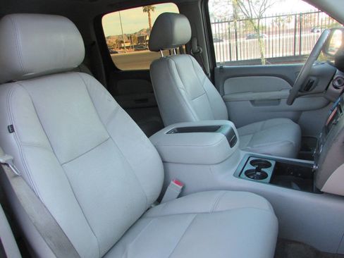Used 2010 GMC Yukon XL SLT image 14