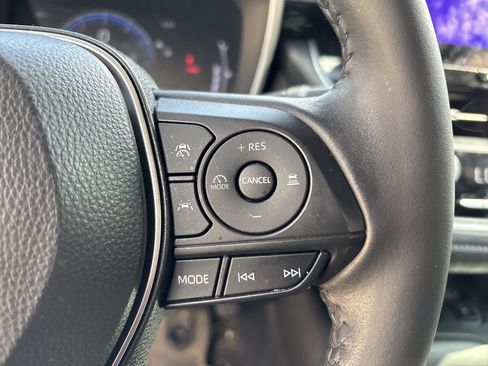 Used 2025 Toyota Corolla XSE FWD image 18