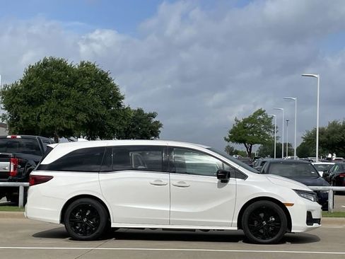 Used 2025 Honda Odyssey Sport-L image 3