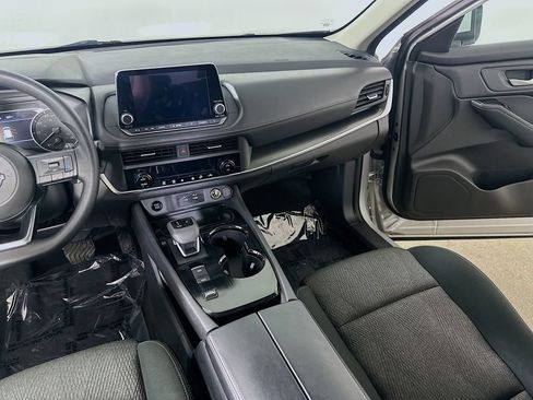 Used 2024 Nissan Rogue SV FWD image 19