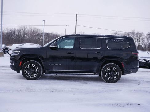 Used 2024 Jeep Wagoneer Series III image 4