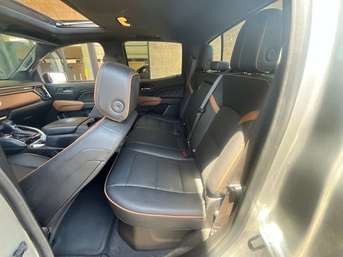 Used 2023 GMC Canyon AT4 w/ AT4 Premium Package AWD/4WD image 8