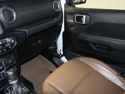 Used 2021 Jeep Wrangler Unlimited Sahara w/ Dual Top Group AWD/4WD image 59