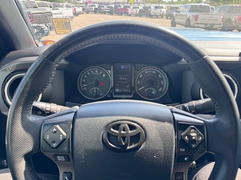 Used 2019 Toyota Tacoma TRD Off-Road AWD/4WD image 21