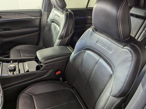 Used 2023 Jeep Grand Cherokee Overland image 12