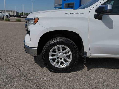 Used 2022 Chevrolet Silverado 1500 LT AWD/4WD image 11