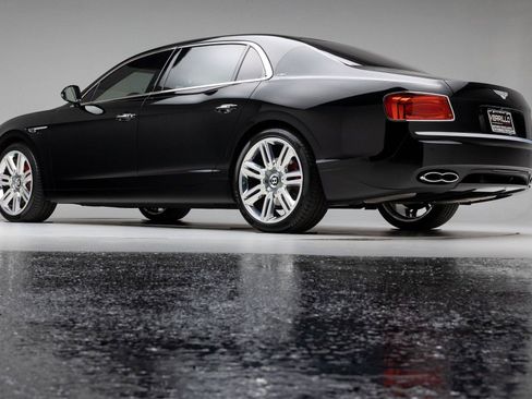 Used 2018 Bentley Flying Spur S V8 AWD/4WD image 32