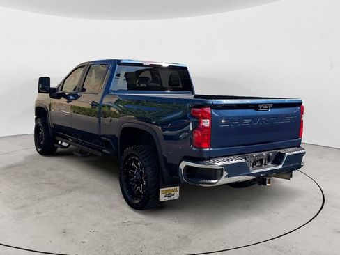 Used 2022 Chevrolet Silverado 2500 LT w/ Convenience Package AWD/4WD image 3