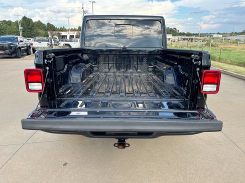 Used 2025 Jeep Gladiator Sport AWD/4WD image 22