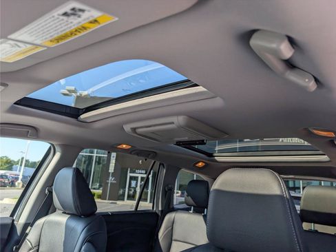 Used 2018 Honda Pilot Elite image 36