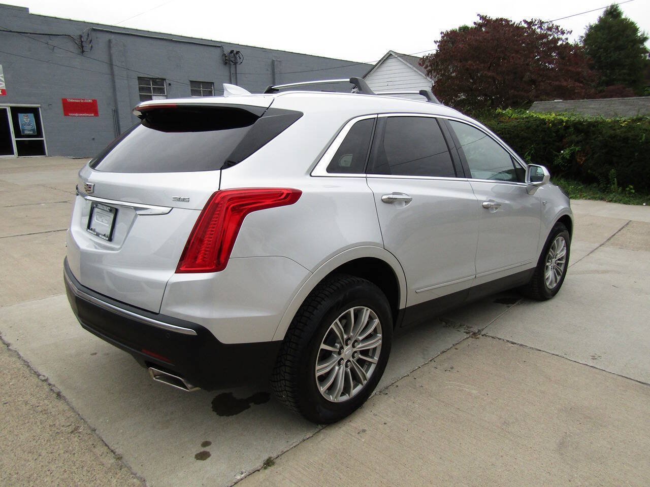 Used 2017 Cadillac XT5 Luxury AWD/4WD image 7