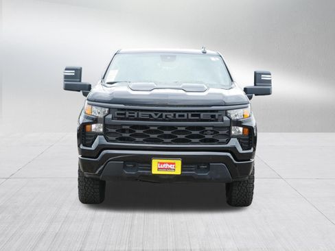 Used 2024 Chevrolet Silverado 1500 Custom Trail Boss w/ Midnight Edition AWD/4WD image 2