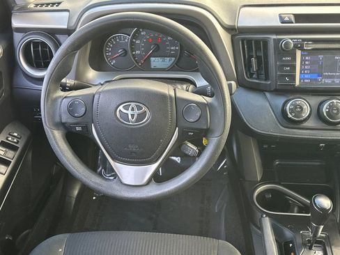 Used 2016 Toyota RAV4 LE FWD image 28