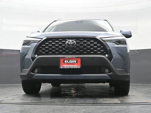 Used 2022 Toyota Corolla Cross XLE image 29
