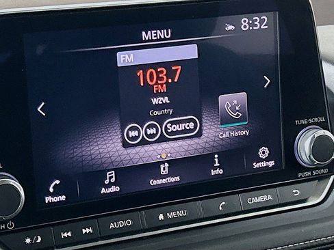 Used 2022 Nissan Rogue SV image 14