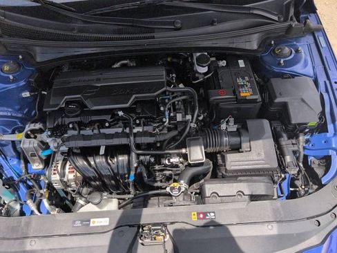 Used 2025 Hyundai Elantra SEL FWD image 34