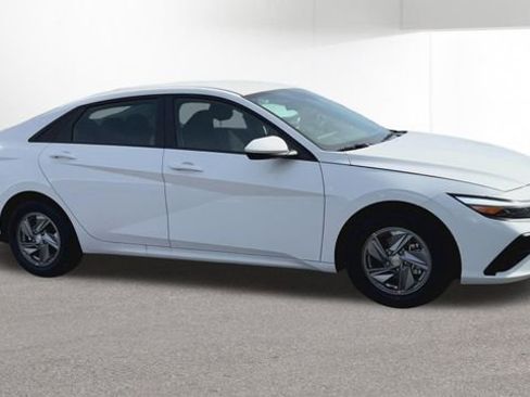 New 2026 Hyundai Elantra SE w/ Cargo Package FWD image 2