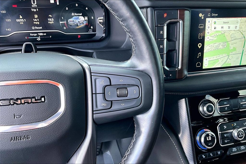 Used 2023 GMC Yukon XL Denali Ultimate AWD/4WD image 14