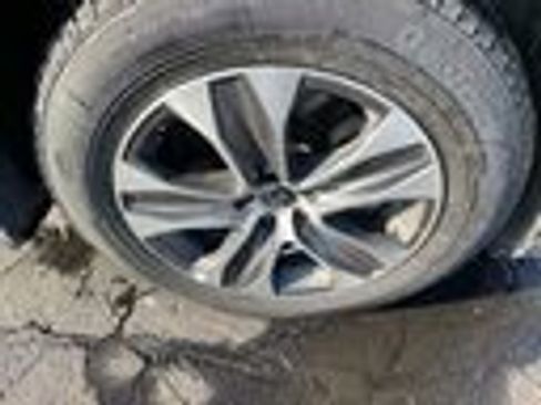 Used 2022 Toyota Highlander XLE image 12