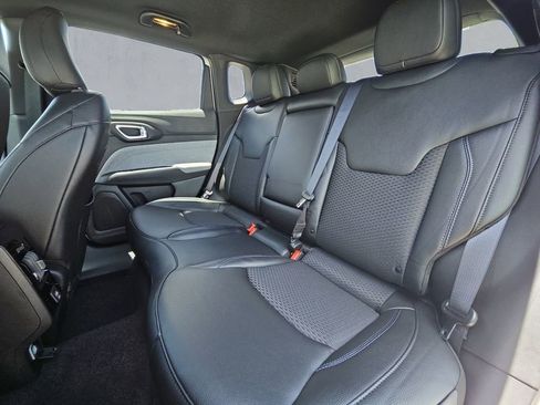 New 2025 Jeep Compass Latitude image 13