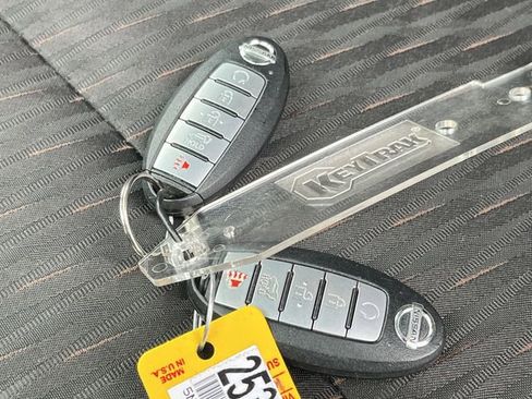 Used 2019 Nissan Rogue SV AWD/4WD image 33