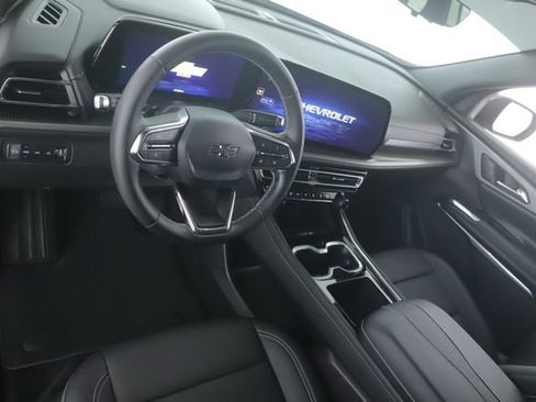 Used 2026 Chevrolet Traverse LT w/ Midnight/Sport Edition image 17