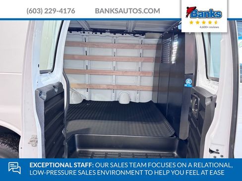 Used 2024 GMC Savana 2500 w/ Driver Convenience Package image 9