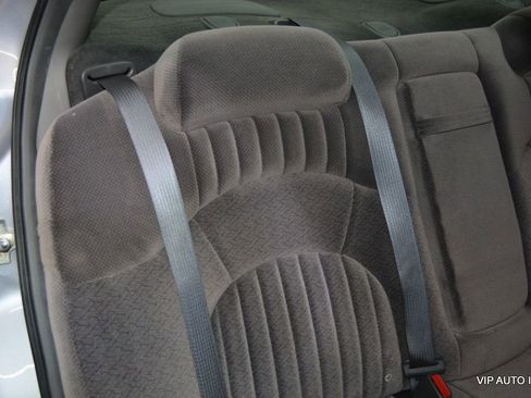 Used 2005 Pontiac Bonneville SE image 22