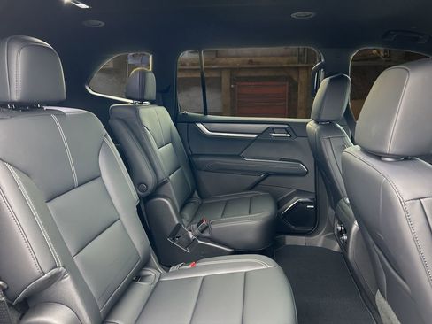 New 2026 GMC Acadia Elevation w/ Black Edition AWD/4WD image 17