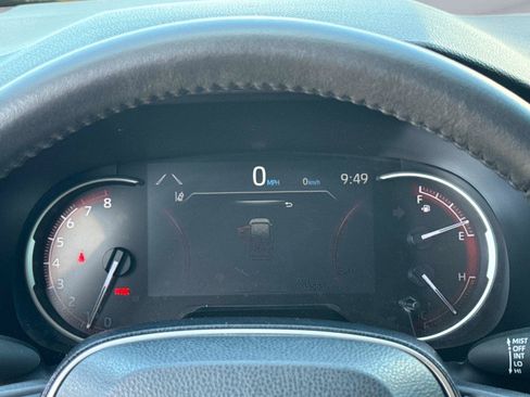 Used 2020 Toyota RAV4 Limited FWD image 31