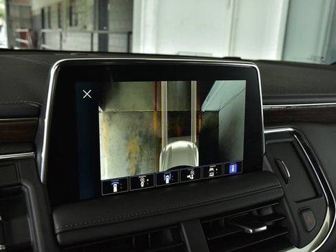 Used 2024 Chevrolet Suburban High Country AWD/4WD image 33