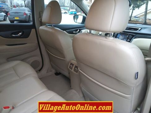 Used 2015 Nissan Rogue SL w/ SL Premium Package image 38