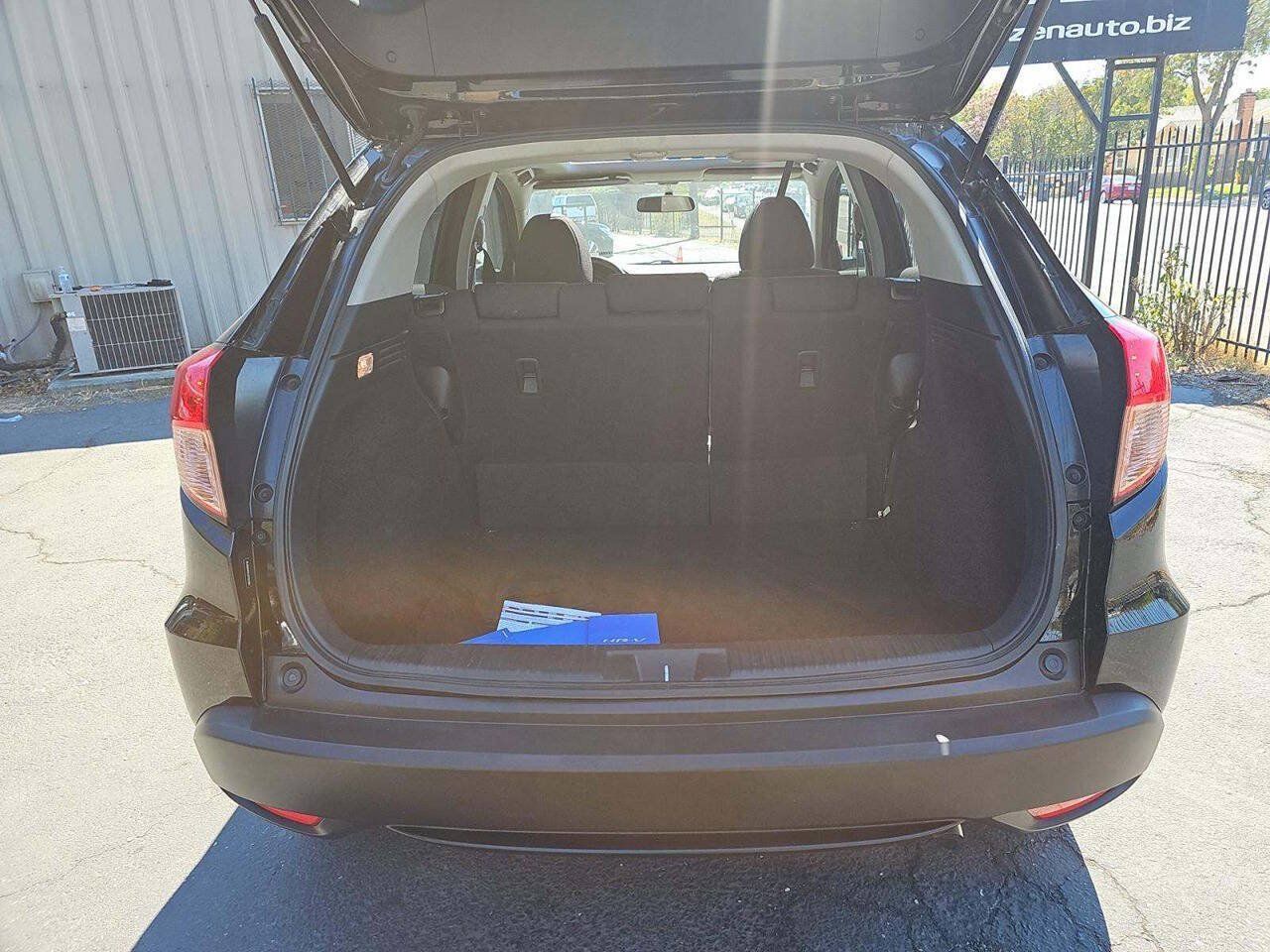 Used 2018 Honda HR-V EX image 5